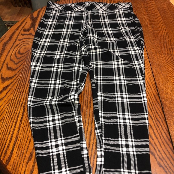 torrid Pants - TORRID SIZE 2 SIZE 2X BLACK AND WHITE PLAID LEGGINGS
